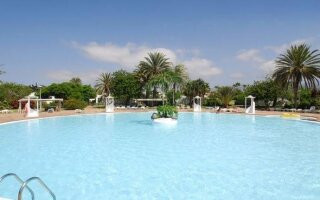 Cordial Sandy Golf Bungalows