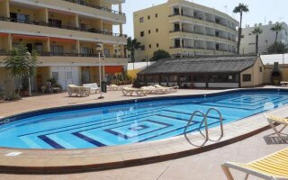 Los Juncos Apartments