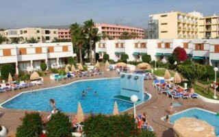 Las Brisas Apartments