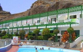 Los Veleros Apartments