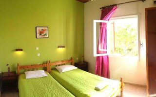 Alexandra Studios & Apartments