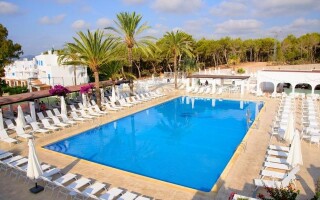 Ola Club Cala Llenya Apartments