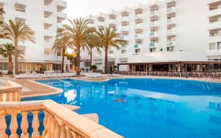 Ola Club Maioris Hotel