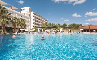 Azuline Bergantin Hotel