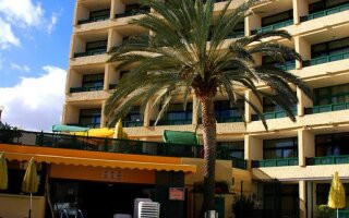 Las Dunas Apartments