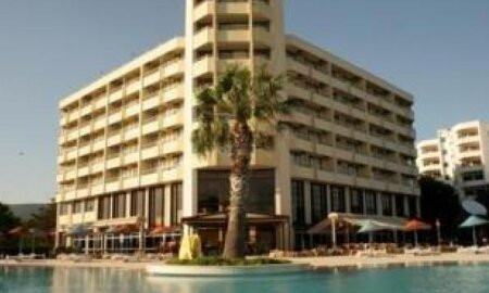 Holiday Resort Hotel