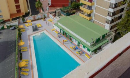 Las Arenas Apartments