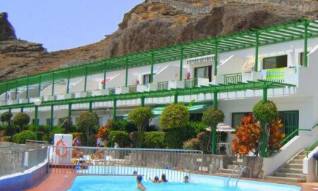 Los Veleros Apartments