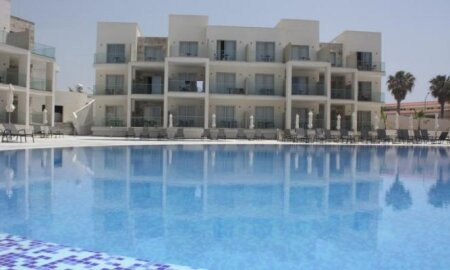 Amphora Hotel & Suites