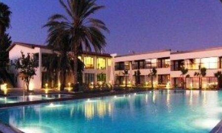 Royal Blue Spa & Hotel