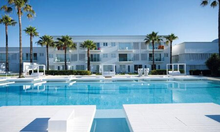 So White Boutique Suites Hotel