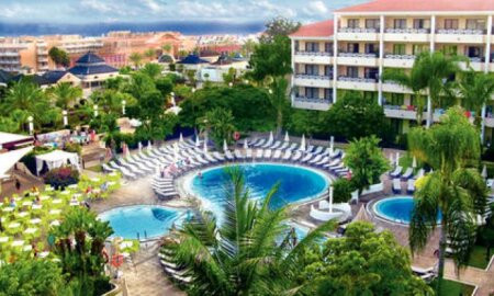 Parque de la Paz Apartments