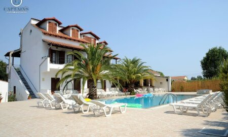 Captains Studios & Apartments