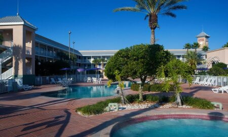 Clarion Suites Maingate