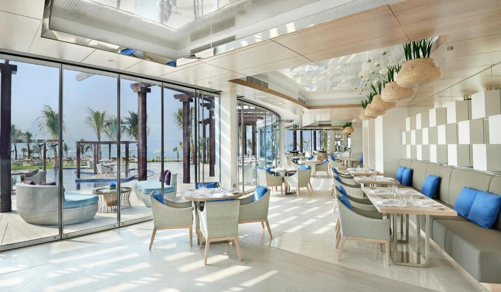 Hot Holiday’s Palm Jumeirah Treats Waldorf Astoria Dubai