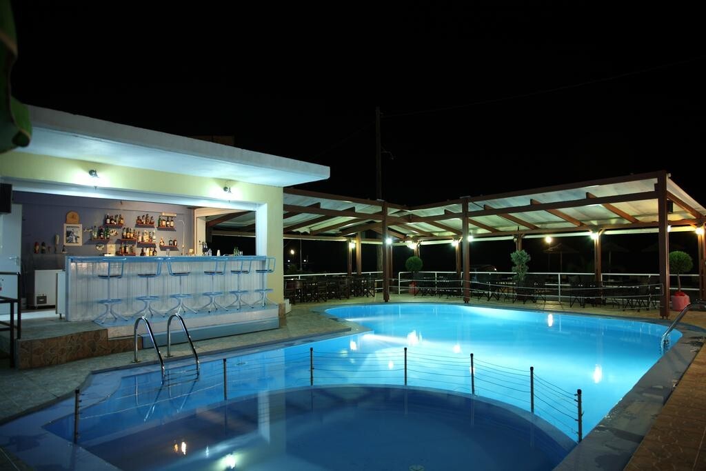 Side amour hotel 4*. Holiday r. Lonavala resort 2. Pine bay holiday resort кушадасы. Пайн бэй холидей резорт кушадасы.