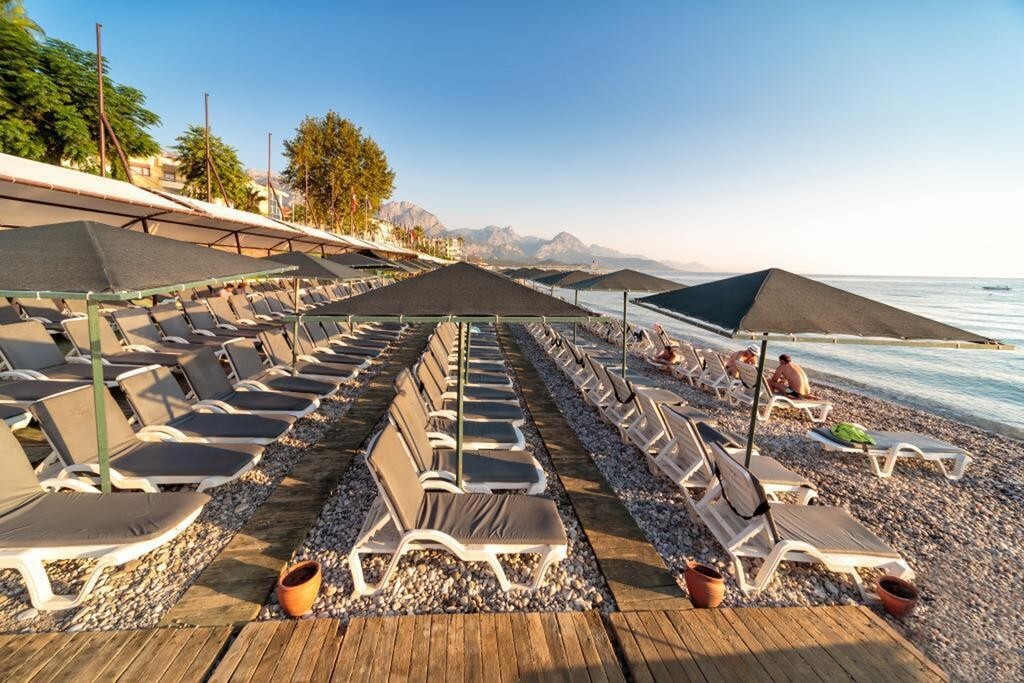 Golden lotus kemer