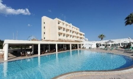 Pierre Anne Beach Hotel