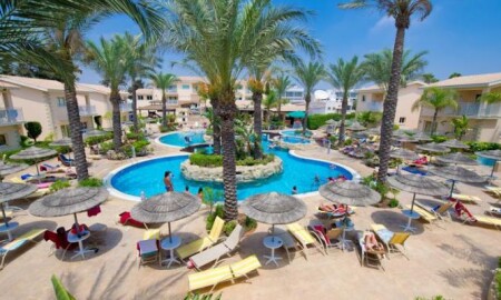 Tasia Maris Gardens Hotel