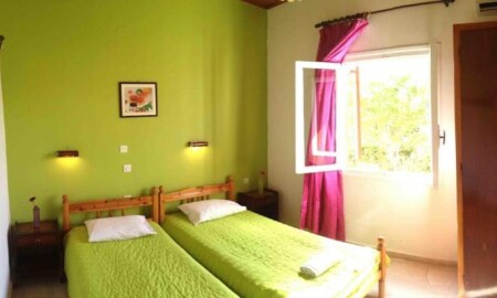 Alexandra Studios & Apartments