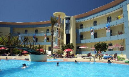 Aqua Beach Waterpark Family World Sunland