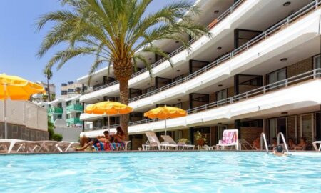 Las Jacarandas Apartments