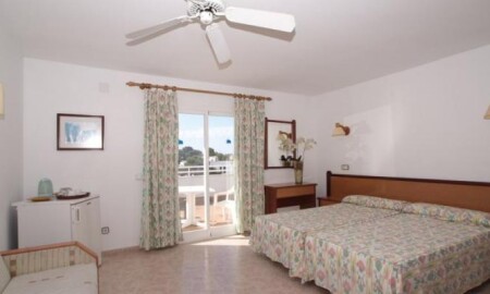 De La Caravel Hostal