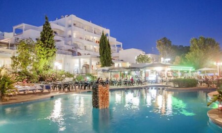 Ola Es Ravells Apartments